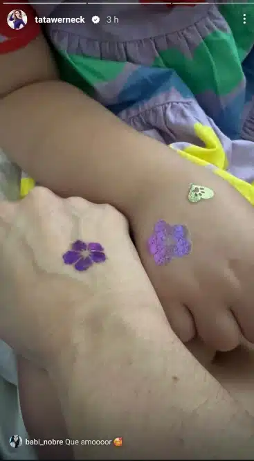 Tatá Werneck mostra tatuagem igual da sua filha e surpreende 