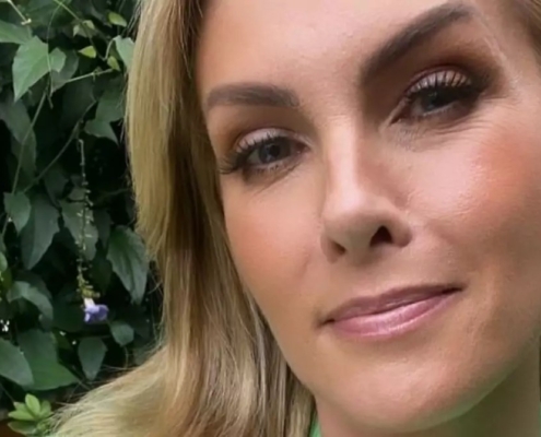 Ana Hickmann surge com o filho e desabafa