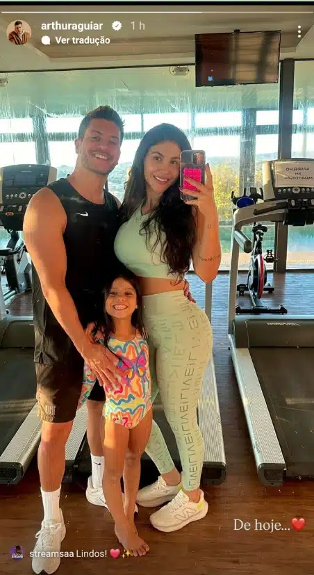 Arthur Aguiar surge com Jhenir e sua filha com Maíra Cardi na academia e surpreende 