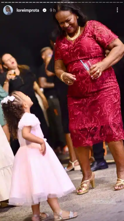 Liz, filha de Lorena Improta e Léo Santana dança com a avó, dona Lia, mãe do cantor na festa de aniversário dela e encanta e surpreende 