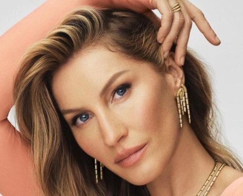 Grávida, Gisele Bündchen exibe barriguinha