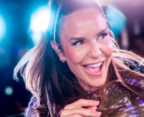 Gêmeas de Ivete Sangalo passearam fantasiadas por Orlando