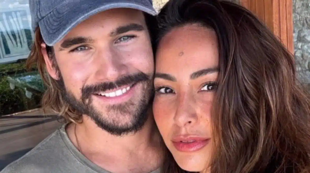Sabrina Sato posa em família e fala da perda do bebê