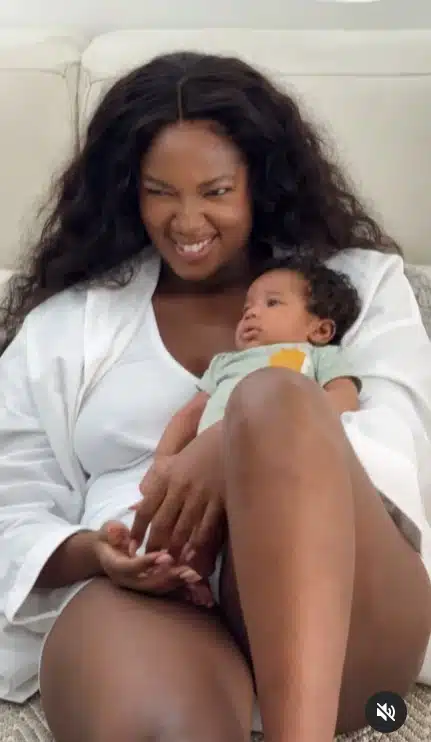 Iza com a sua filha Nala de dois meses