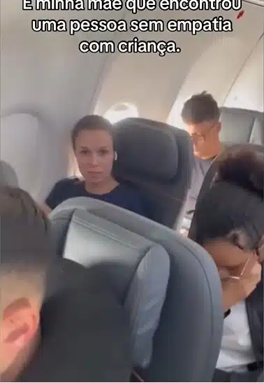 Jeniffer Castro não quis ceder seu assento no avião