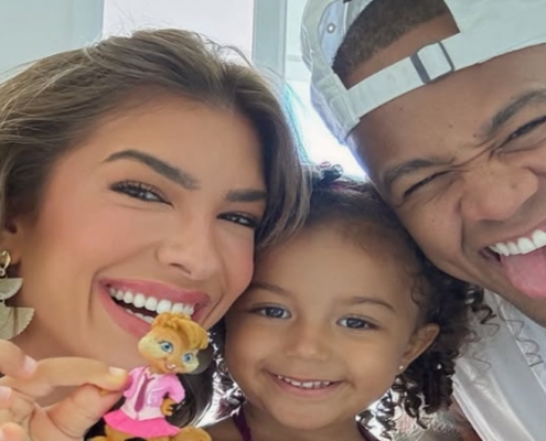 Lorena Improta mostra apresentação de sua filha com Léo Santana na escola e diz porque não foi