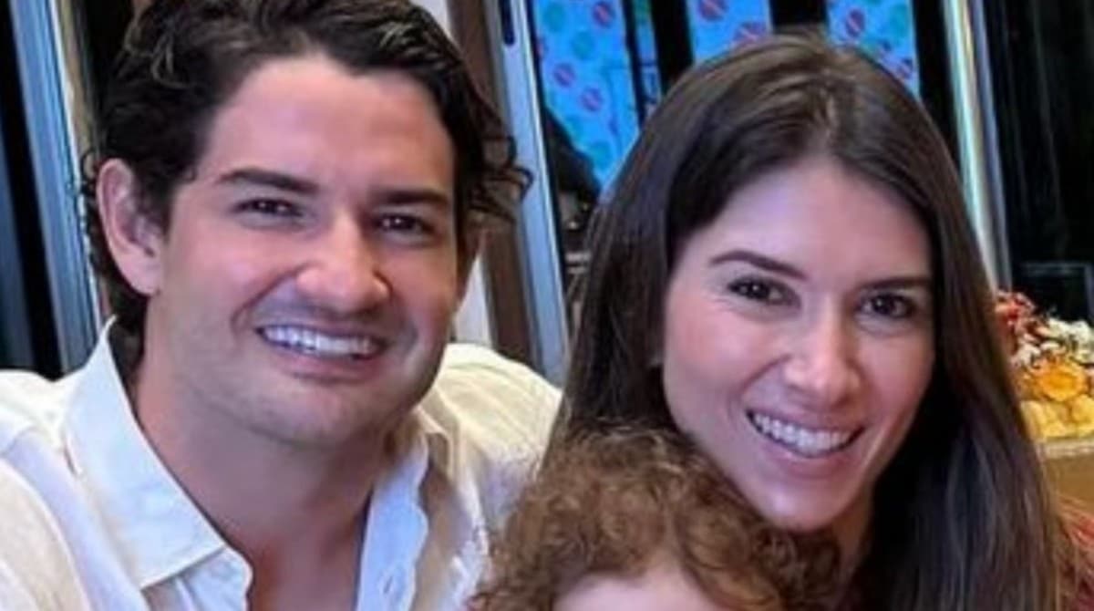 Rebeca Abravanel e Alexandre Pato mostraram o pequeno Benjamin