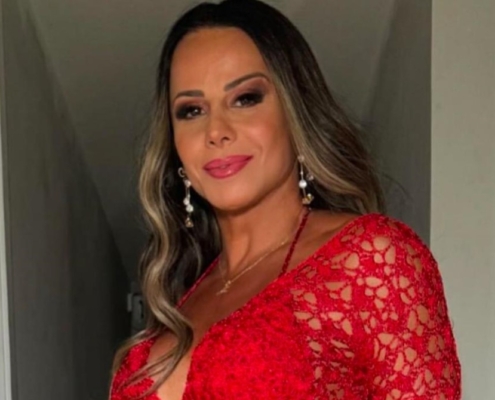 Viviane Araújo mostra seu bebê sambando com o Salgueiro