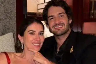 Alexandre Pato exibiu seu bebê na mansão da neve