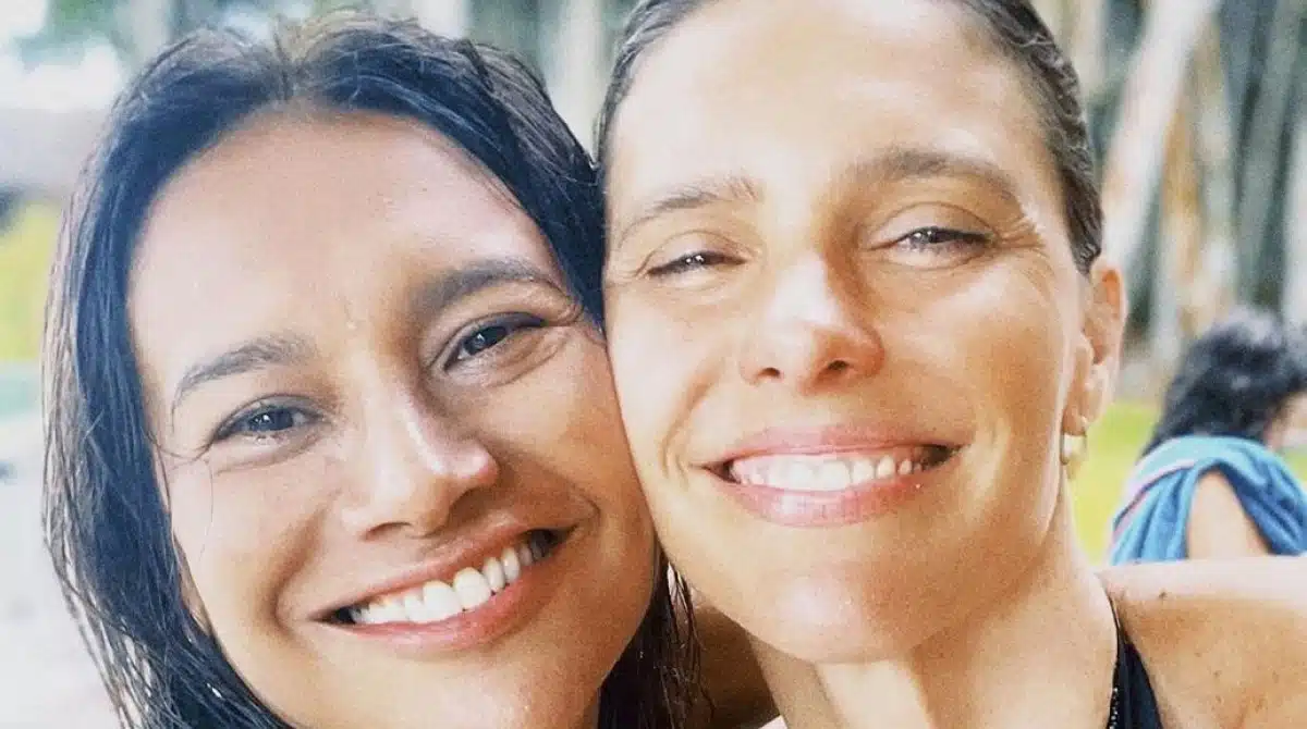 Dira Paes e Fernanda Lima mostram as família juntas em viagem