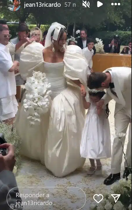 Sabrina Sato saindo  do casamento com a filha com Duda Nagle