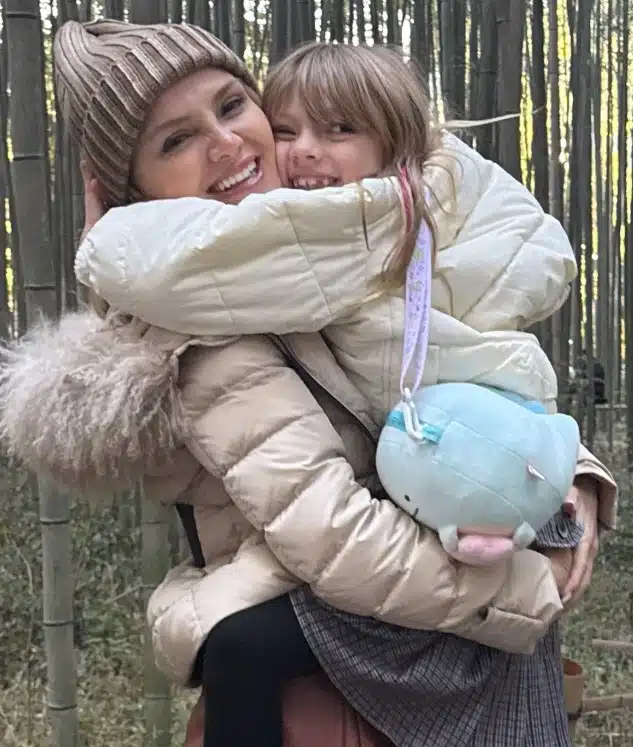 Eliana atualmente com sua filha Manuela