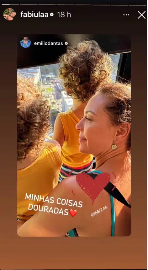 Filhos gêmeos de Emílio Dantas surgem junto com a mãe em rara aparição e impressiona 