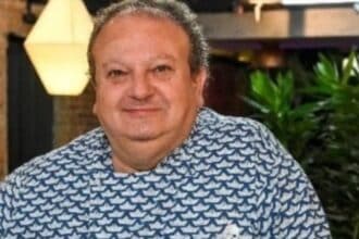 Erick Jacquin revelou a piscina de sua casa nova