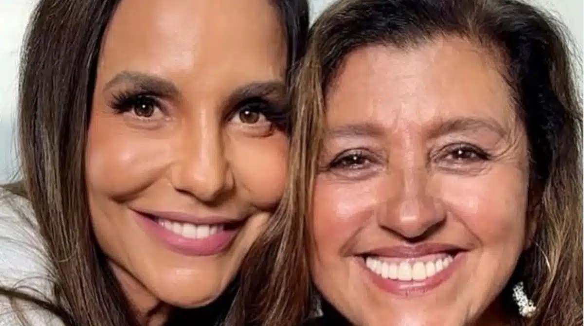 Ivete Sangalo surgiu com Regina Casé e respectivos filhos