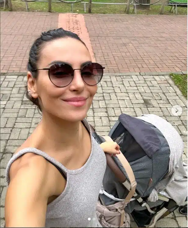 Esposa de Rodrigo Santoro e a filha caçula deles