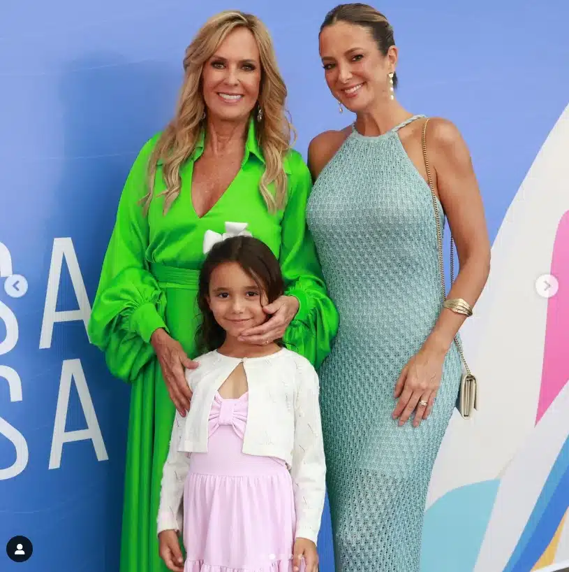 Ticiane Pinheiro impressiona ao surgir com sua filha caçula e sua mãe em festival no Rio de Janeiro 