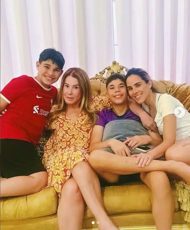 Zilu com sua filha Wanessa e os netinhos