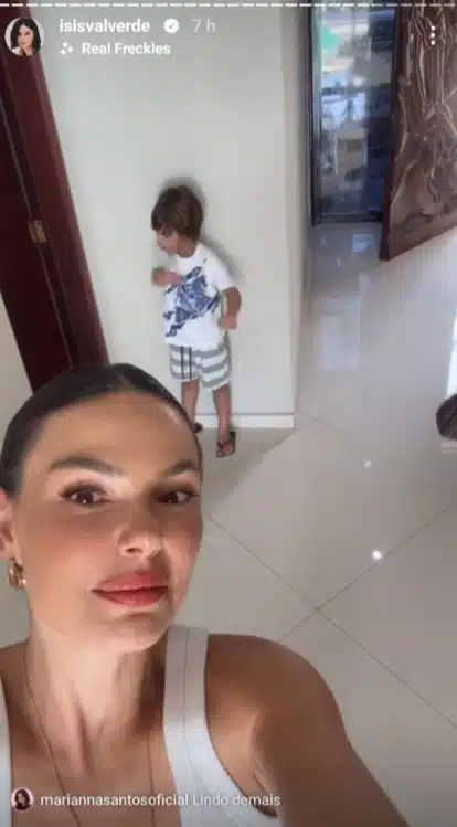 Isis Valverde posa com seu filho em momento fofo e surpreende 