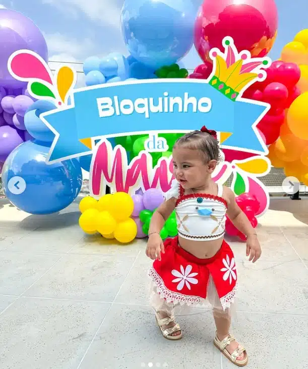 Filha de Bruna Biancardi e Neymar no seu bloquinho