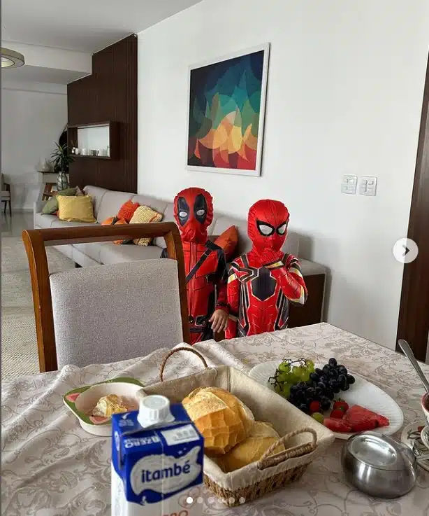 Filhos de Paulo Gustavo no apartamento em Minas Gerais