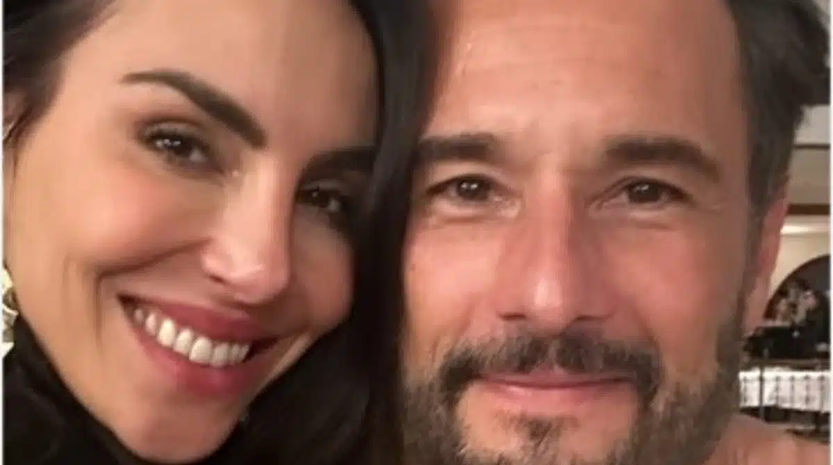 Mel Fronckowiak mostrou as filhas com Rodrigo Santoro e falou