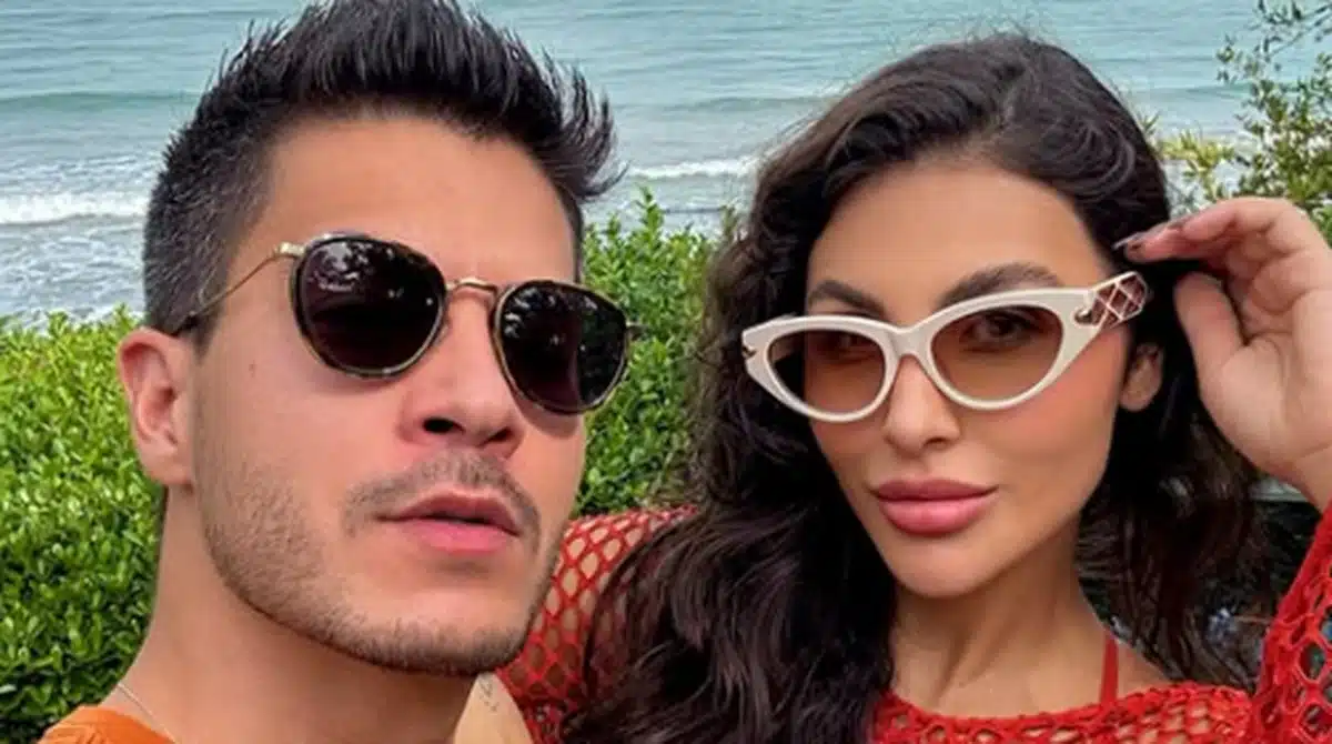 Jheny Santucci mostra sue filho com Arthur Aguiar comendo pão pela 1ª vez e impressiona