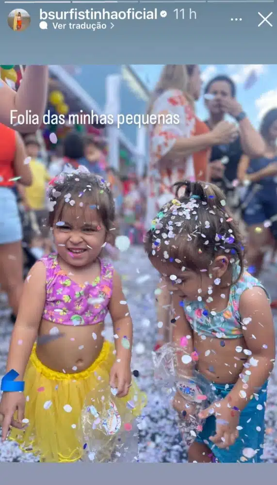 As filhas gêmeas de Bruna Surfistinha se divertindo no carnaval