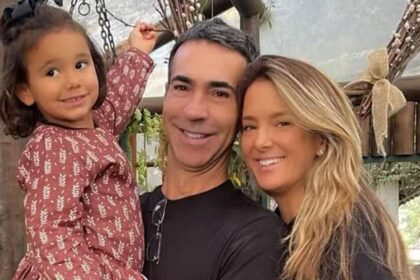 César Tralli exibe sua filha ainda bebê no colo da avó e impressiona