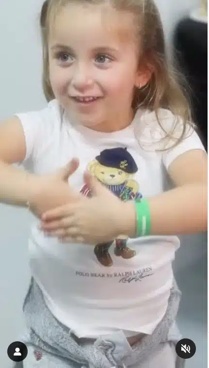 Claudia Leitte revelou a filha dançando