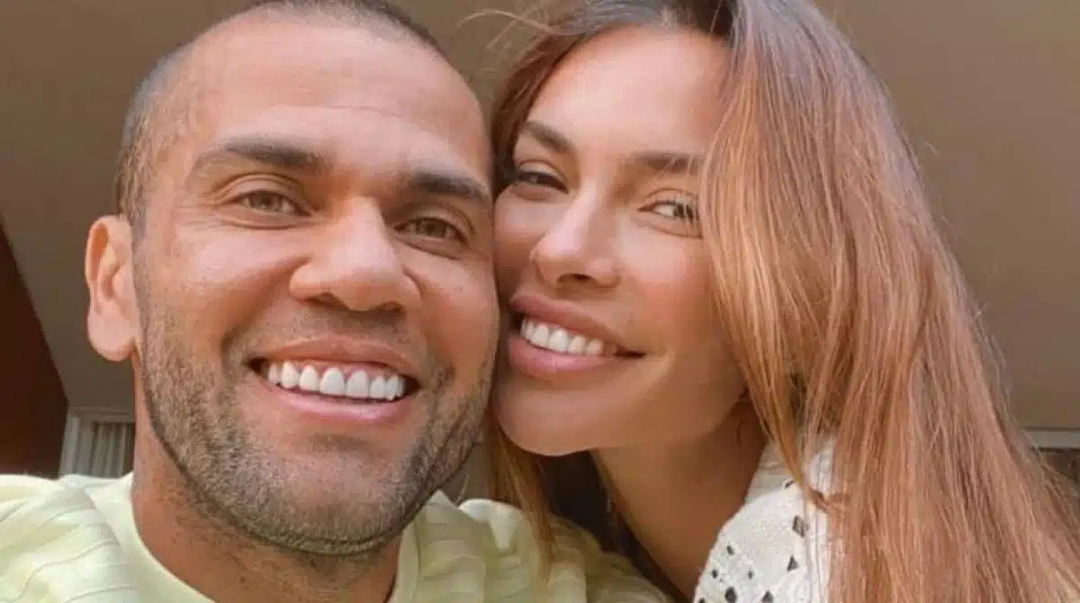 Daniel Alves e Joana Sanz anunciam gravidez