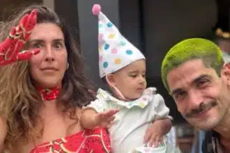 Fernanda Paes Leme posa com sua filha e dá recado a ex noivo