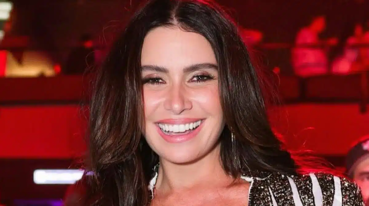 Giovanna Antonelli mostra as filhas gêmeas imitando sua personagem e surpreende