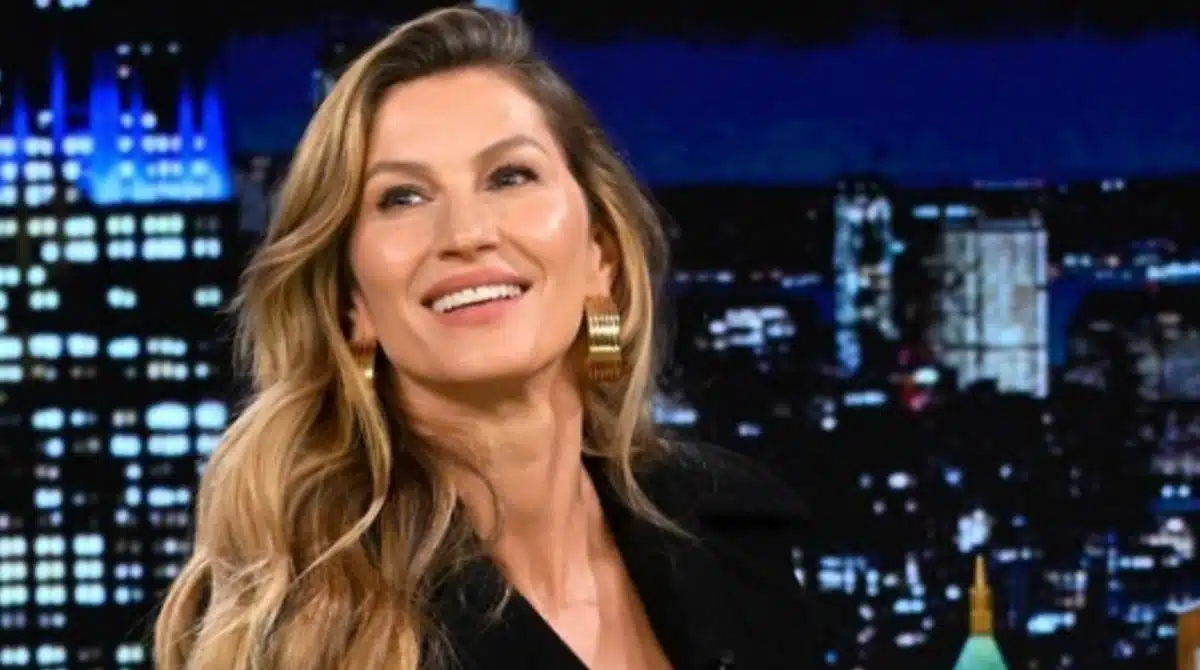 Gisele Bündchen apareceu com seu bebê em passeio