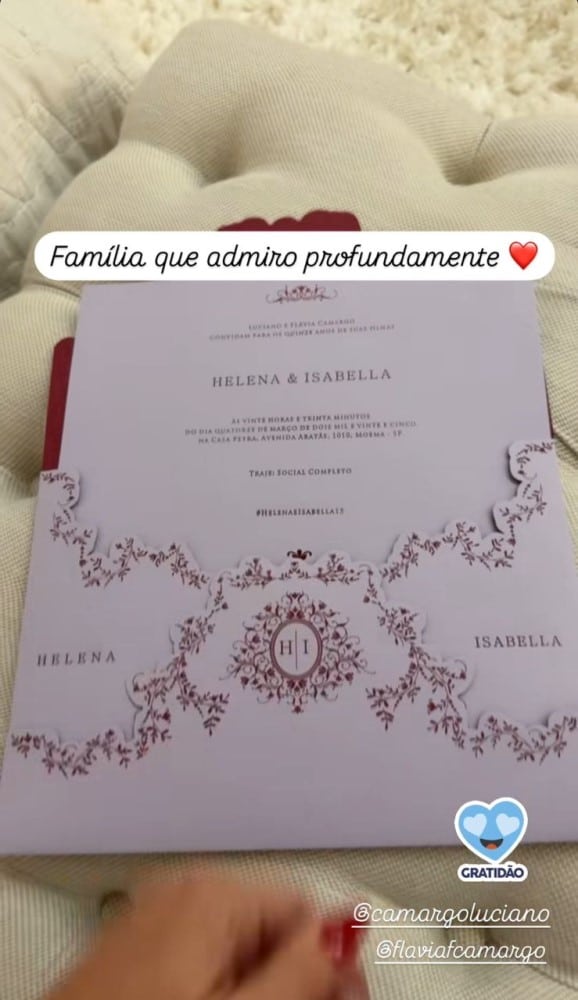 Poliana Rocha, esposa de Leonardo, mostrou o convite do baile de debutante das filhas de Luciano