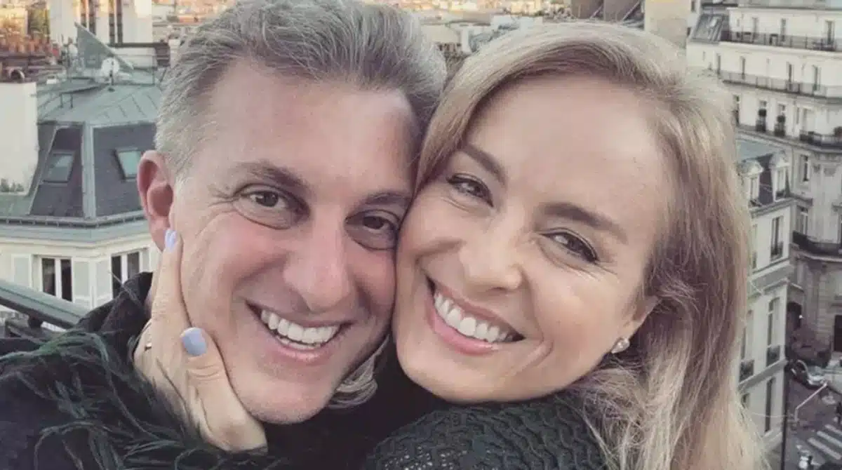 Luciano Huck e Angélica celebram os 20 anos do seu filho com bolo na mansão e surpreendem