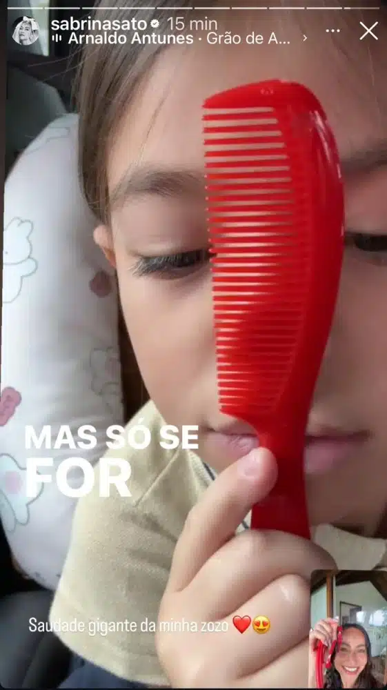 Sabrina Sato em chamada de vídeo com sua filha com Duda Nagle
