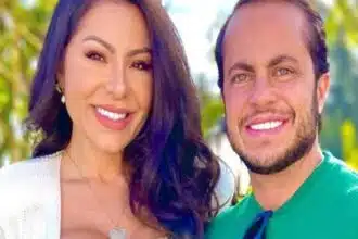 Thammy Miranda exibe seu filho com Andressa Ferreira Miranda na piscina luxuosa da mansão e surpreende