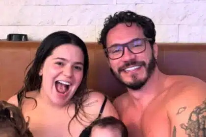 Viih Tube e Eliezer mostram a filha na aula de balé