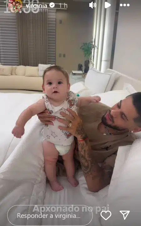 Zé Felipe junto de seu filho caçula