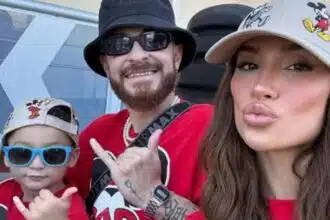 Bianca Andrade e Fred posam com o filho em parque nos EUA e impressionam