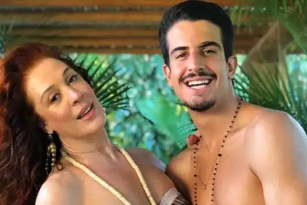 Claudia Raia mostra seu bebê e manda recado pro filho mais velho