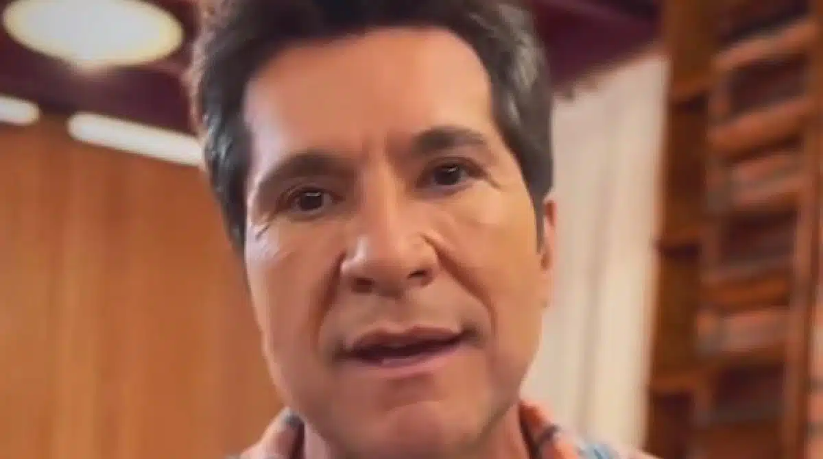 O cantor Daniel surgiu com a família reunida
