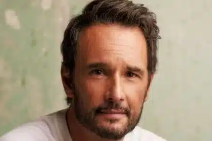 Esposa de Rodrigo Santoro exibe suas filhas brincando em viagem a Austrália e surpreende