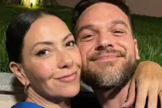 Emílio Dantas mostra seus filhos gêmeos com Fabiula Nascimento em passeio no Rio de Janeiro e surpreendem