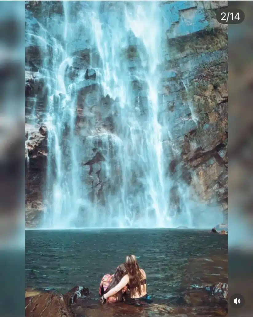 Grazi Massafera e Sofia passeiam na Chapada dos Veadeiros