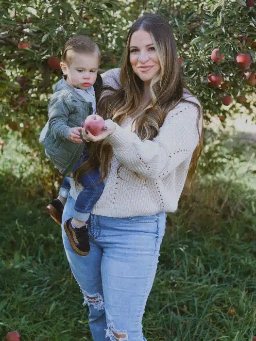 Influenciadora com o bebê pouco antes da partida dele