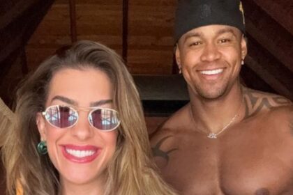 Lorena Improta, esposa de Léo Santana, mostra barriga de três meses