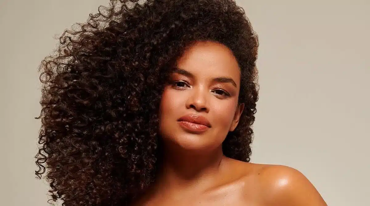 Lucy Ramos mostra a filha com linda fantasia para Páscoa