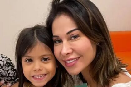 Maíra Cardi exibe sua filha de daminha no casamento do irmão e impressiona